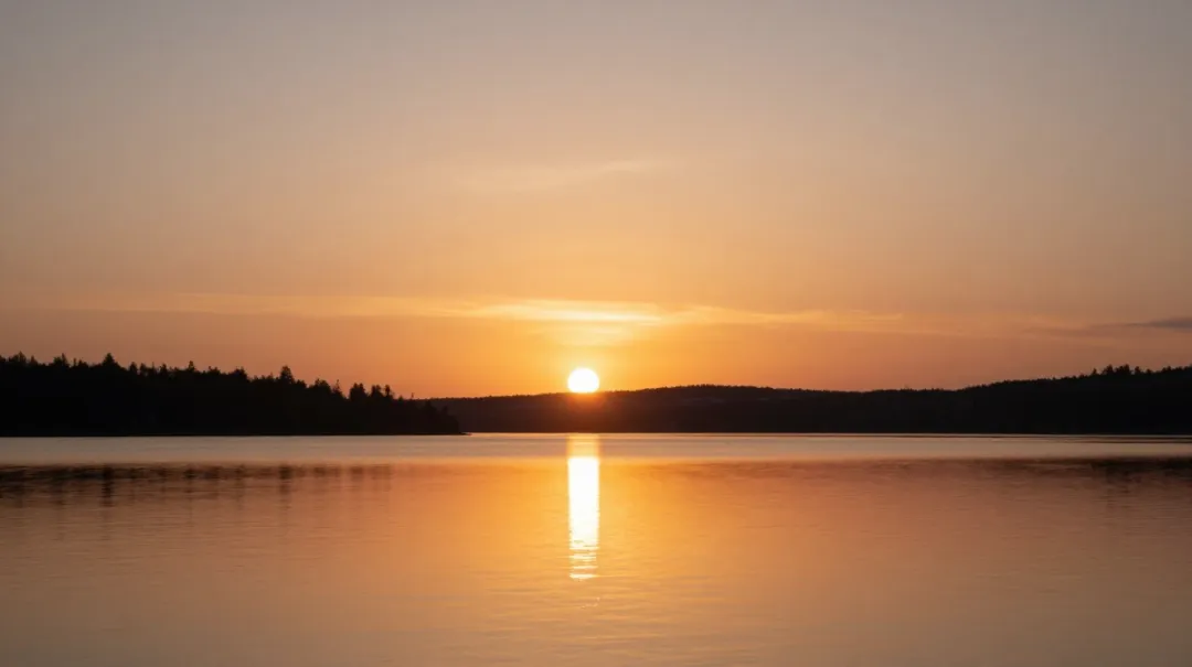 things to do in lapland finland
Watch the Midnight Sun
